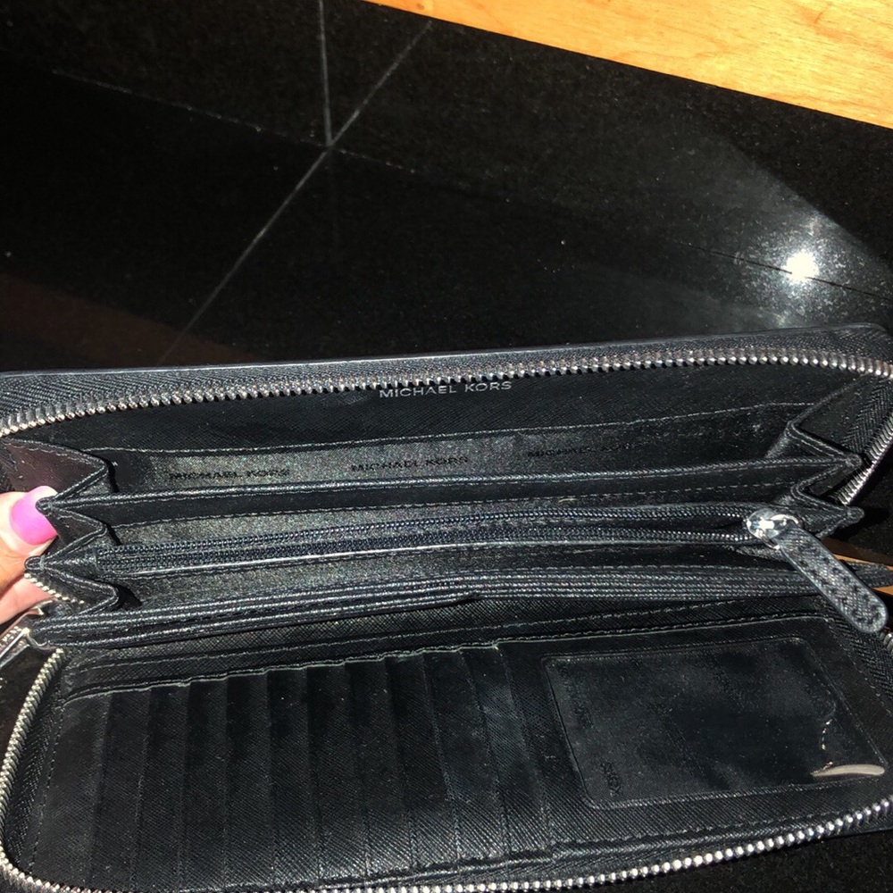 Authentic Michael Kors Wallet - image 4